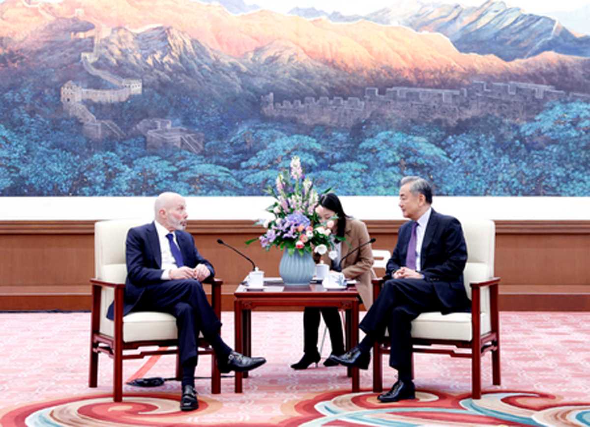 वांग यी ने अमेरिका-चीन संबंधों पर राष्ट्रीय समिति के उपाध्यक्ष से मुलाकात की